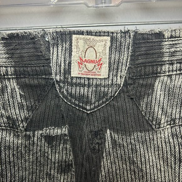 1980's Magnum Ballon faded Jeans - Picture 3 of 16